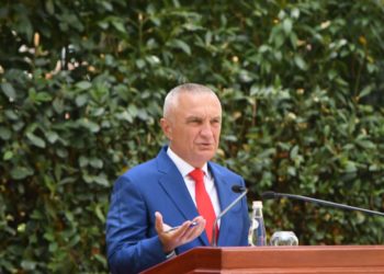 Presidenti Meta përkujton 105 vjetorin e e lindjes së Mbretëreshës Geraldinë me fjalët e Kadaresë