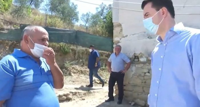 Qytetari ia ‘plas në sy’ Bashës: Je me shumë vonesë, duhet të jesh më afër me popullin