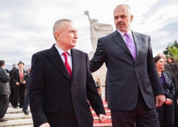 Presidenti Meta ngushëllon familjen Rama për humbjen e nënës dhe gjyshes së tyre