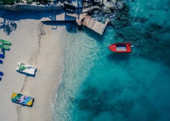 Këto janë 15 plazhet në Shqipëri që duhet t’i vizitoni patjetër këtë verë