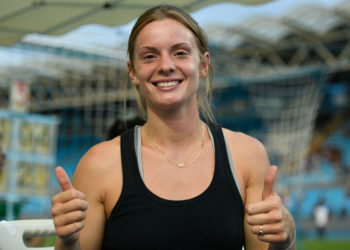 Shqiptarja thyen rekordin botëror, por përfaqëson Greqinë. Njihuni me Elina Zhengon