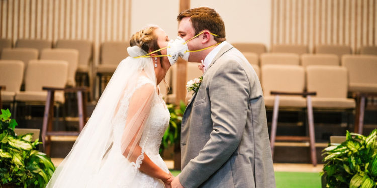 Aheng pa stres, Covid rikthen traditën e dasmave në shtëpi