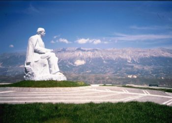 Na fal Enver, ne nuk bëmë dot Shqipëri më të mirë