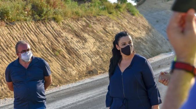 Punimet po ecin me ritëm të lartë, ministrja Balluku inspekton punimet në Bypassin e Vlorës