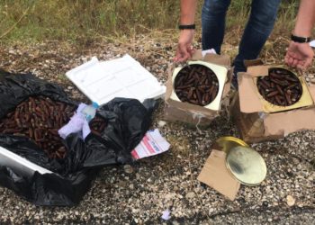 Bllokohen 60 kg dater kontrabandë në Kakavijë, transportohej me furgon pasagjerësh (FOTO)