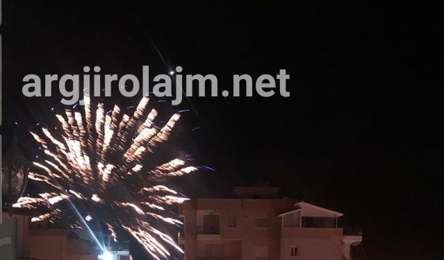 Çfarë po ndodh në Sarandë, qindra fishekzjarre në një orar të pazakontë, alarmohet policia (VIDEO)