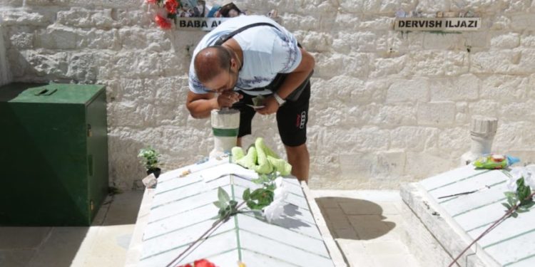 Sakrificë dhe pandemi/ Nis pelegrinazhi në malin e shenjtë të Tomorrit