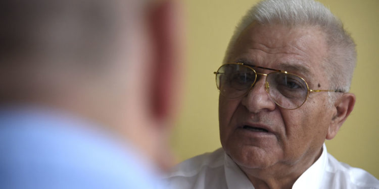 Përpara ndeshjes në “Air Albania”, ish-trajneri serb fyen shqiptarët: Ata njihen si mashtruesa dhe provokues