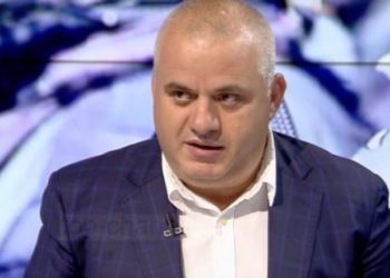 Artan Hoxha: Qirje Rama, zgjidh krizën e emigrantëve me qirje Micotaqin, ose ule dhe ti traun, që këmbë personi me pasaortë greke, të mos kalojë kufirin
