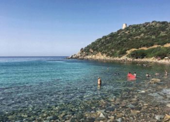 Heroizmi i babait që u mbyt në det për të shpëtuar të birin dhe shokun e vet