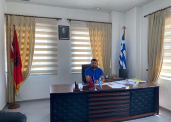 Kryetari i Dropullit i përgjigjet Vangjel Tavos: Keqardhje që Presidenca iu nënshtrua mllefit të një gënjeshtari të dëshpëruar, unë s’kam patur ftesë për ceremoninë e Lefter Millos