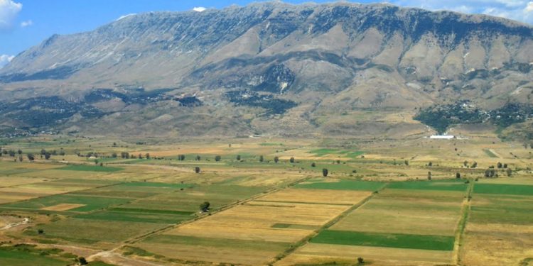 Kryeministri Rama premton furnizim me ujë 24 orë në ditë për Dropullin brenda 2021 (VIDEO)