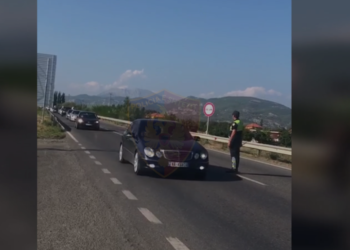 Policia bën ‘namin’ me gjoba, 222 të ndëshkuar, ja çfarë po ndodh në akset kombëtare (VIDEO)