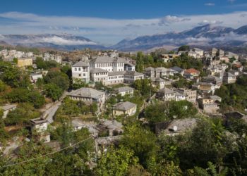 3 raste të reja me Covid në Gjirokastër