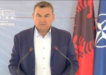 Shqipëria në flakë, Haki Çako bën me faj bashkitë: 168 vatra zjarri në total, shumica të qëllimshme