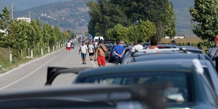 Policia e Shtetit do të pengojë lëvizjen drejt pikave kufitare me Greqinë, detajet i jep ministri Lleshaj