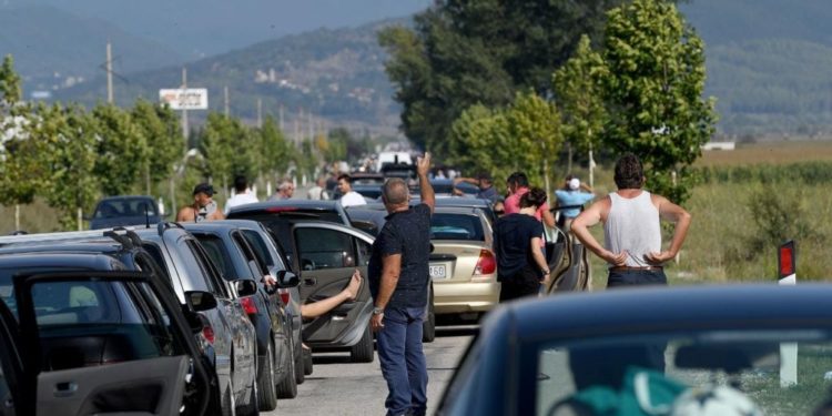 PD: Shqiptarët nuk e kanë inatin me Greqinë, por me Ramën. Greqia, vend model dhe mik, s’mund të pranojë shqiptarët e infektuar