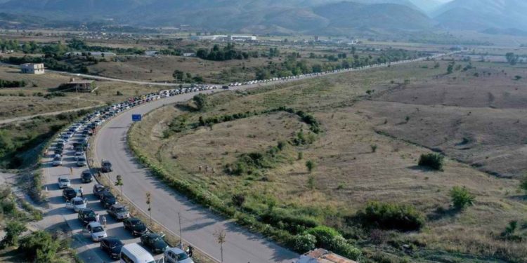 Jam dakord, fajin e ka Greqia, po ne, shqiptarët, xhanëm, nuk kemi faj?