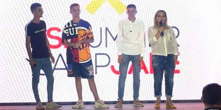 Monika Kryemadhi në kampin e LSI Jalë: Ne nuk do ta lëmë më Shqipërinë asnjëherë të rrënohet