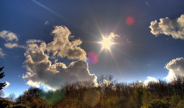 Shi dhe temperatura përvëluese, ja moti i ‘çmendur’ që na pret këtë javë