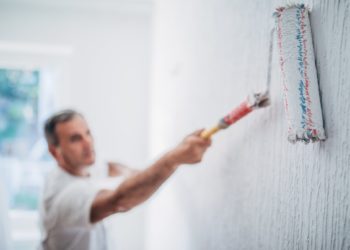 “Para & Pushtet”, Universiteti i Gjirokastrës tender 44 milionë lekë të vjetra për të lyer fasadat me bojë (Dokumenti)