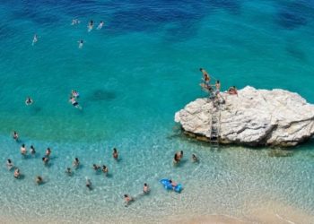 Eurostat rendit shtetet bregdetare të Europës për nga cilësia e ujërave, ku radhitet Shqipëria