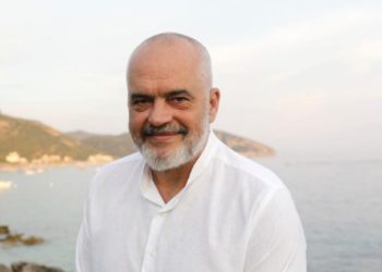 Rama: Dy fjalë për Greqinë dhe një vath në vesh nga unë për ju