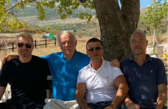 Igli Tare rikthehet në vendlindjen e tij, në Nivicë të Tepelenës (FOTO)