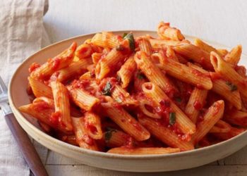 3 ushqime që nuk duhen konsumuar para gjumit