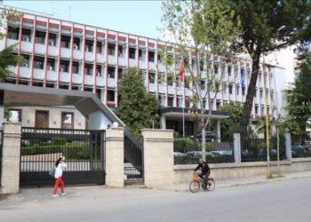 Kaosi në Kakavijë, reagon sërish Ministria e Jashtme: Jemi në kontakt me palën greke, presim që testimet për Covid 19 të vijojnë edhe gjatë natës