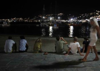 Edhe pse në prag lufte, grekët preferojnë Turqinë për pushime dhe pazar, reagojnë ashpër mediat në Athinë