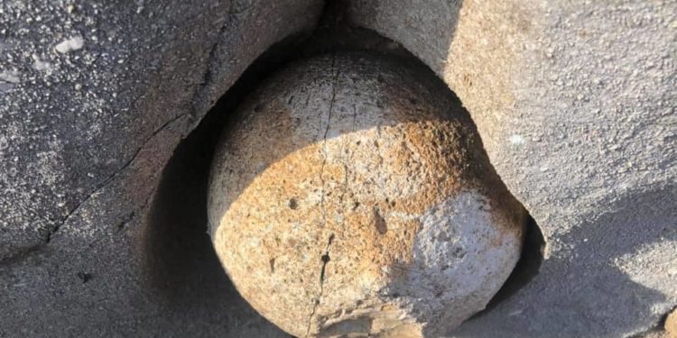 Misteri i sferave të gurta në Lekdush të Tepelenës. Askush nuk di t’i shpjegojë (FOTO)