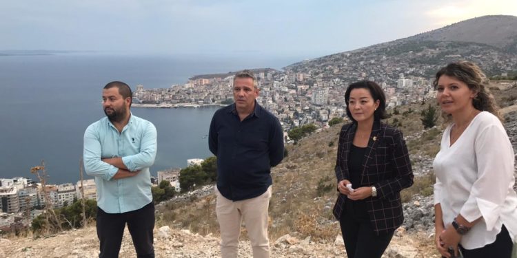 Yuri Kim tek Manastiri i Dyzetë Shenjtorëve në Sarandë: Është burim krenarie për Shqipërinë dhe pjesë e rëndësishme e historisë
