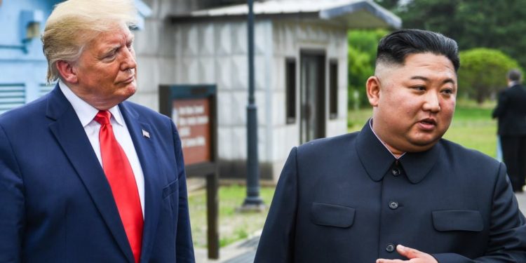 Trump – Kim Jong Un, “letra dashurie” me plot fjalë miqësie dhe lavdërimesh