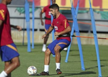 Koeman i lë në shtëpi përsëri Suarezin dhe Vidalin për ndeshjen e radhës të Barçës