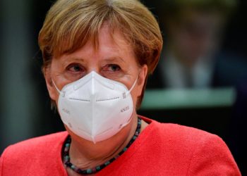 Paralajmëron Angela Merkel: Na presin muaj të vështirë për shkak të pandemisë
