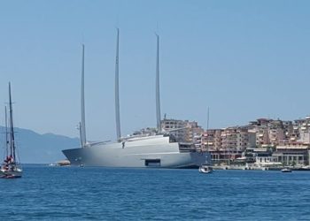 Merr naftë pa taksa, jahti i miliarderit rus vjen sërish në Sarandë