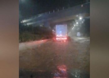 Cikloni në Greqi, shpëtojnë mrekullisht 3 inxhinierët e bllokur për 10 orë në shi