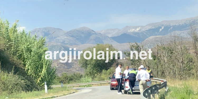 Aksident në Sarandë, përplasen dy automjete pranë Urës së Kranesë (FOTO)