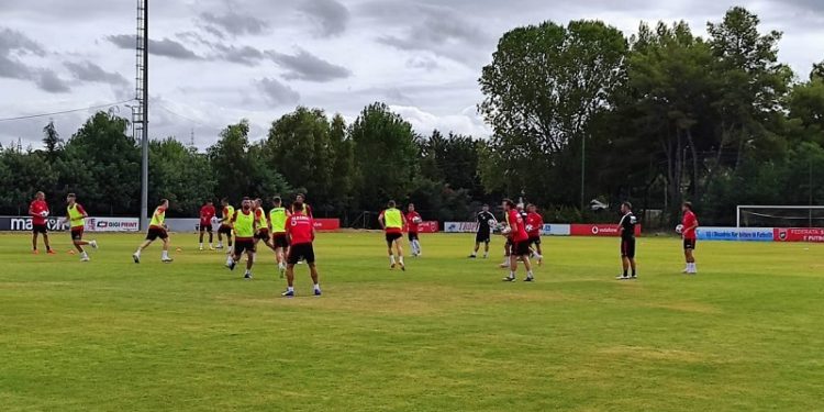 Kombëtarja nis stërvitjen, konfirmohet mungesa e Marash Kumbullës