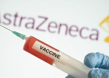 “AstraZeneca” rifillon testimet për një vaksinë kundër Covid-19