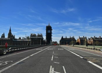 Ministri i Shëndetësisë në Britaninë e Madhe: Nuk përjashtohet një kufizim i lëvizjes