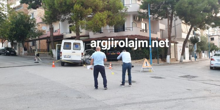 Aksidentohet ambulanca në Sarandë, plagoset rëndë infermierja