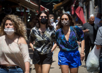 Viti i ri hebre/ Izraeli “kremton” në karantinë