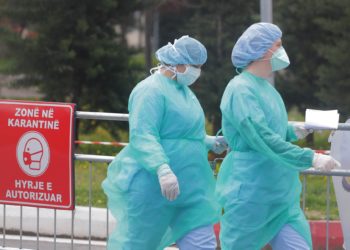 OBSH: Një në shtatë persona të prekur nga pandemia i takon personelit mjekësor