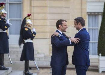 Përplasja me Turqinë, Greqia nis blerjen e armatimit nga Franca. SHBA heq embargon ndaj Qipros greke