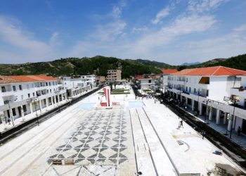 Memaliaj/65-vjeçari asfiksohet nga zjarri që ndezi për të djegur barishtet (EMRI)