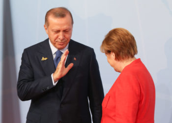 Erdogan i telefonon Merkelit: Mbështetja e disa vendeve për Greqinë, e padrejtë