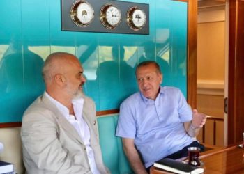 Rama takon Erdoganin përpara se të mbërrijë në Athinë