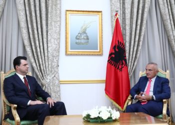 Takimi me Metën, Basha si Nënë Tereza: E djeshmja ka shkuar. E nesërmja nuk ka ardhur akoma